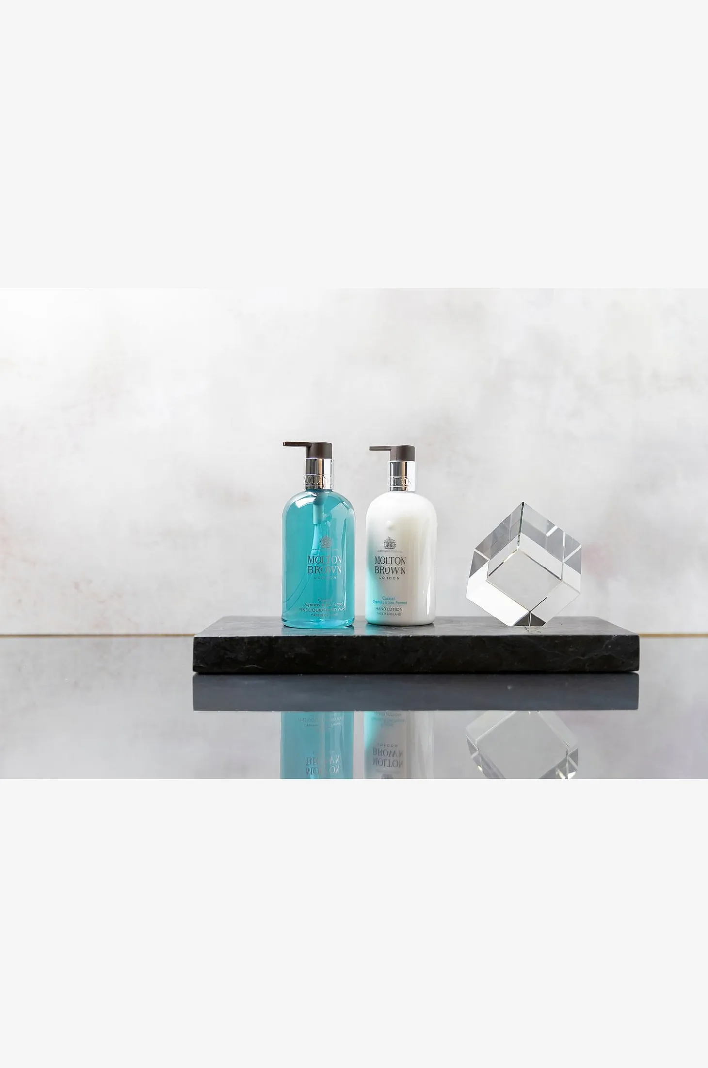 Coastal Cypress & Sea Fennel Fine Liquid Hand Wash 300 Ml