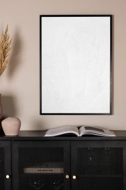 Juliste White reveted