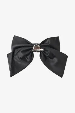 Kynsllä kcLorana Bow