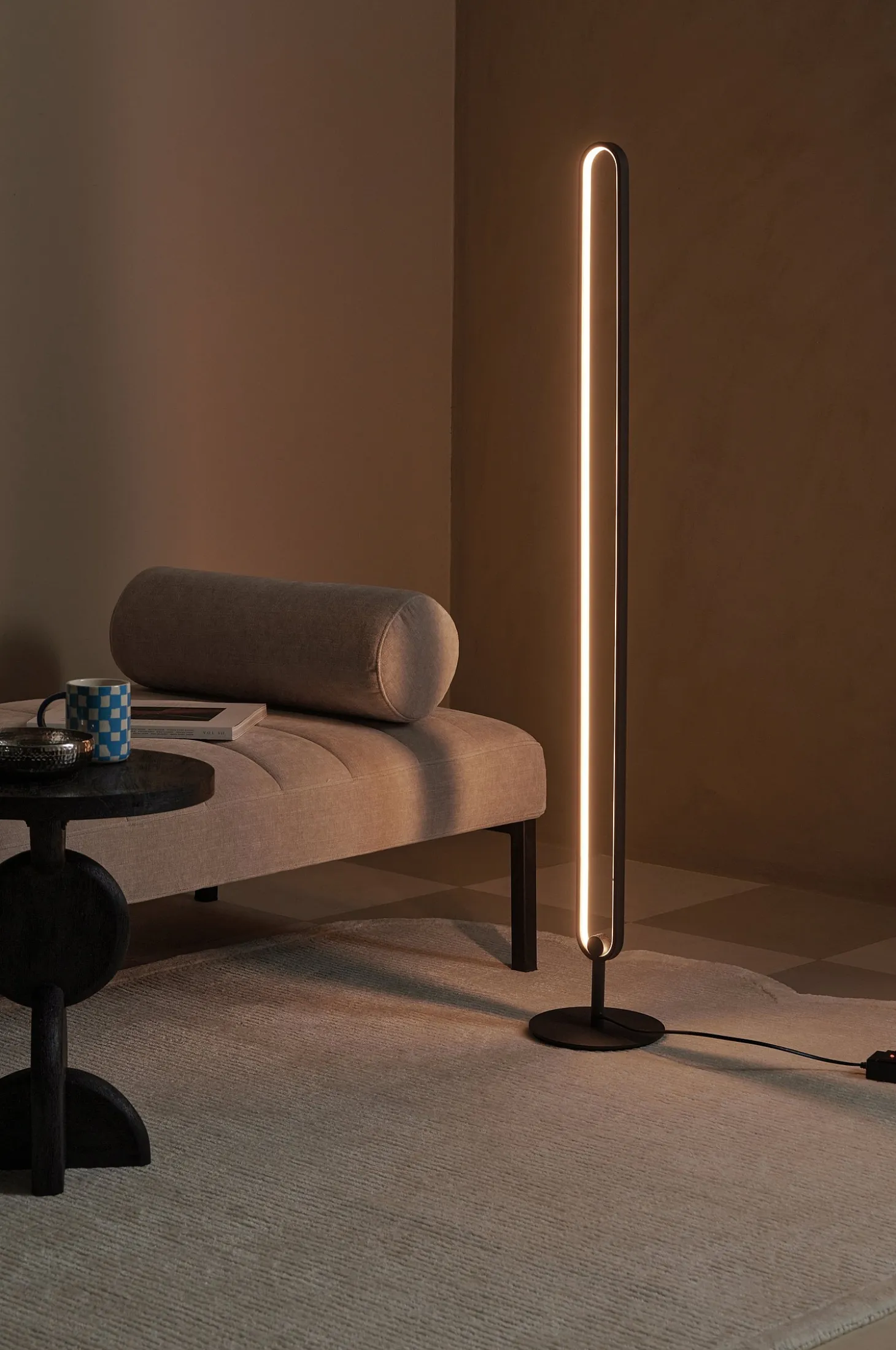 Lattiavalaisin Loop LED