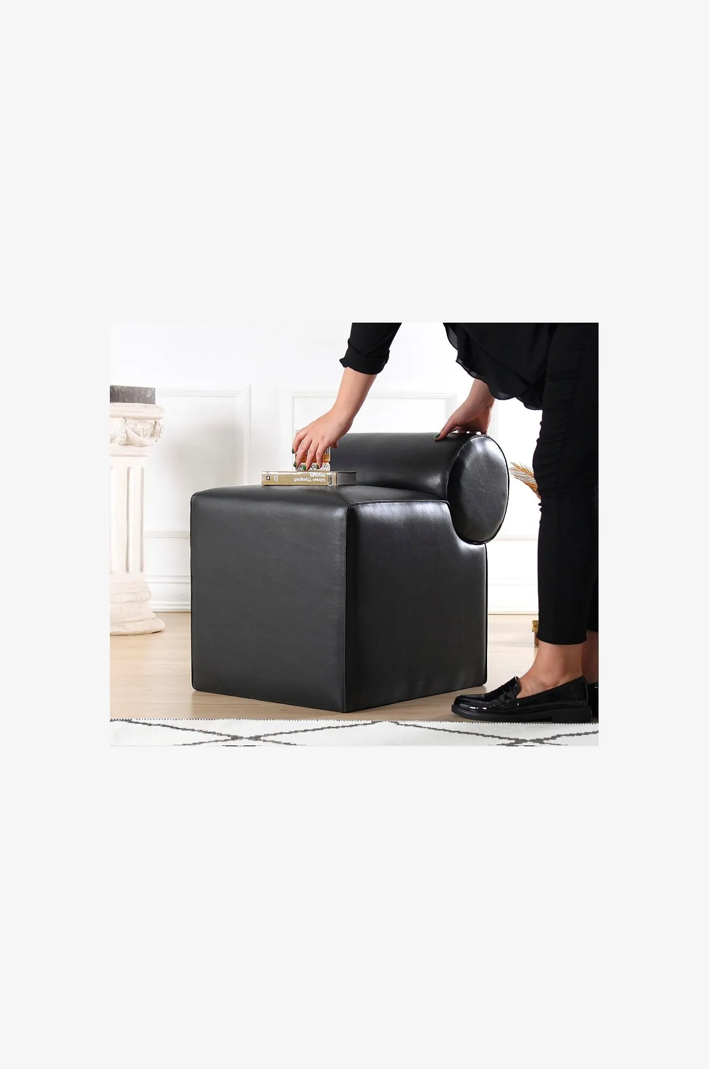 Pouffe-Lee