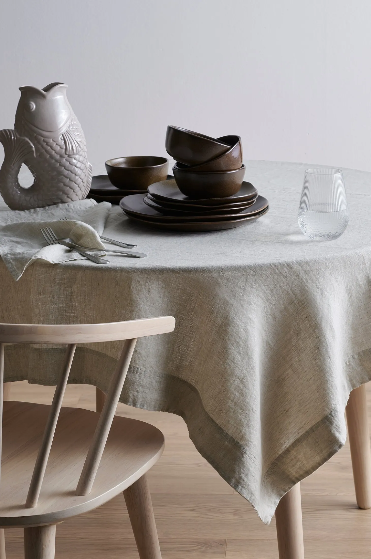 Pöytäliina Malva 100% pellavaa, 140x140 cm