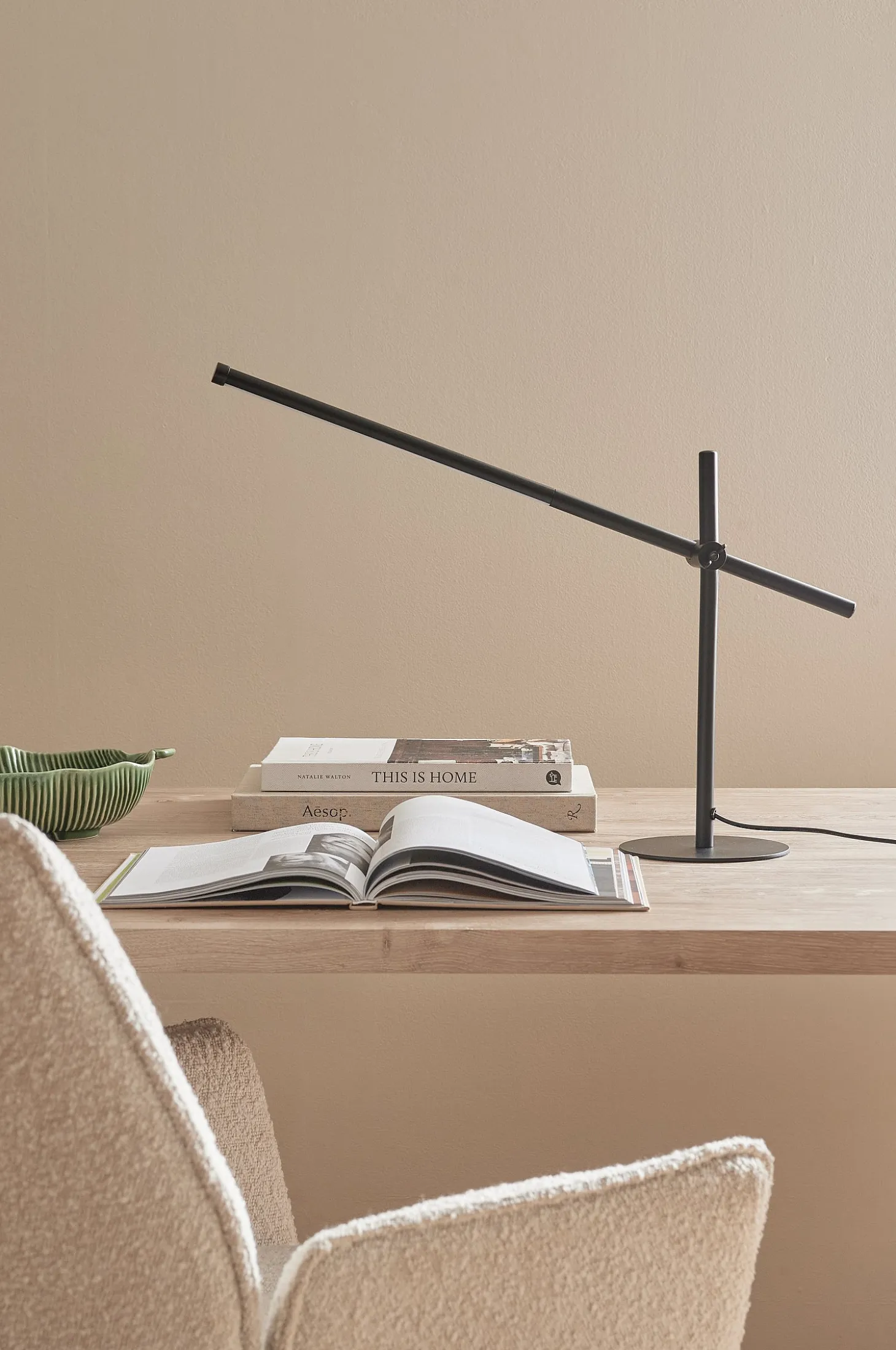Pöytävalaisin Atom LED