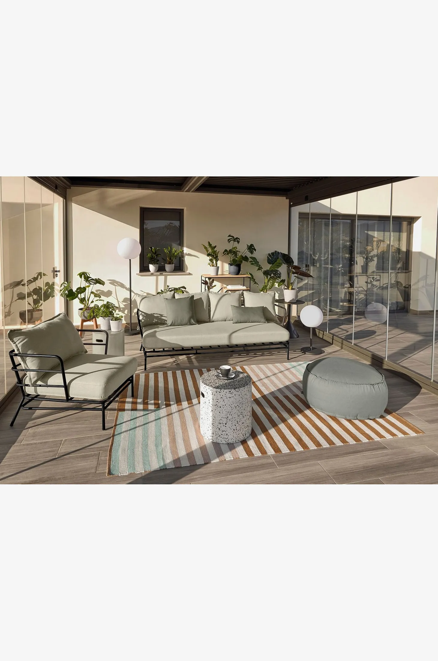 Pöytävalaisin Dinesh