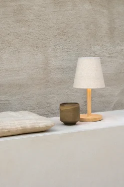 Pöytävalaisin Tess kannettava