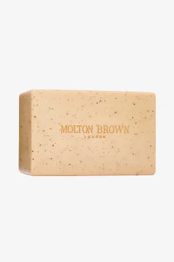 Re-Charge Black Pepper Bodyscrub Bar 250 G