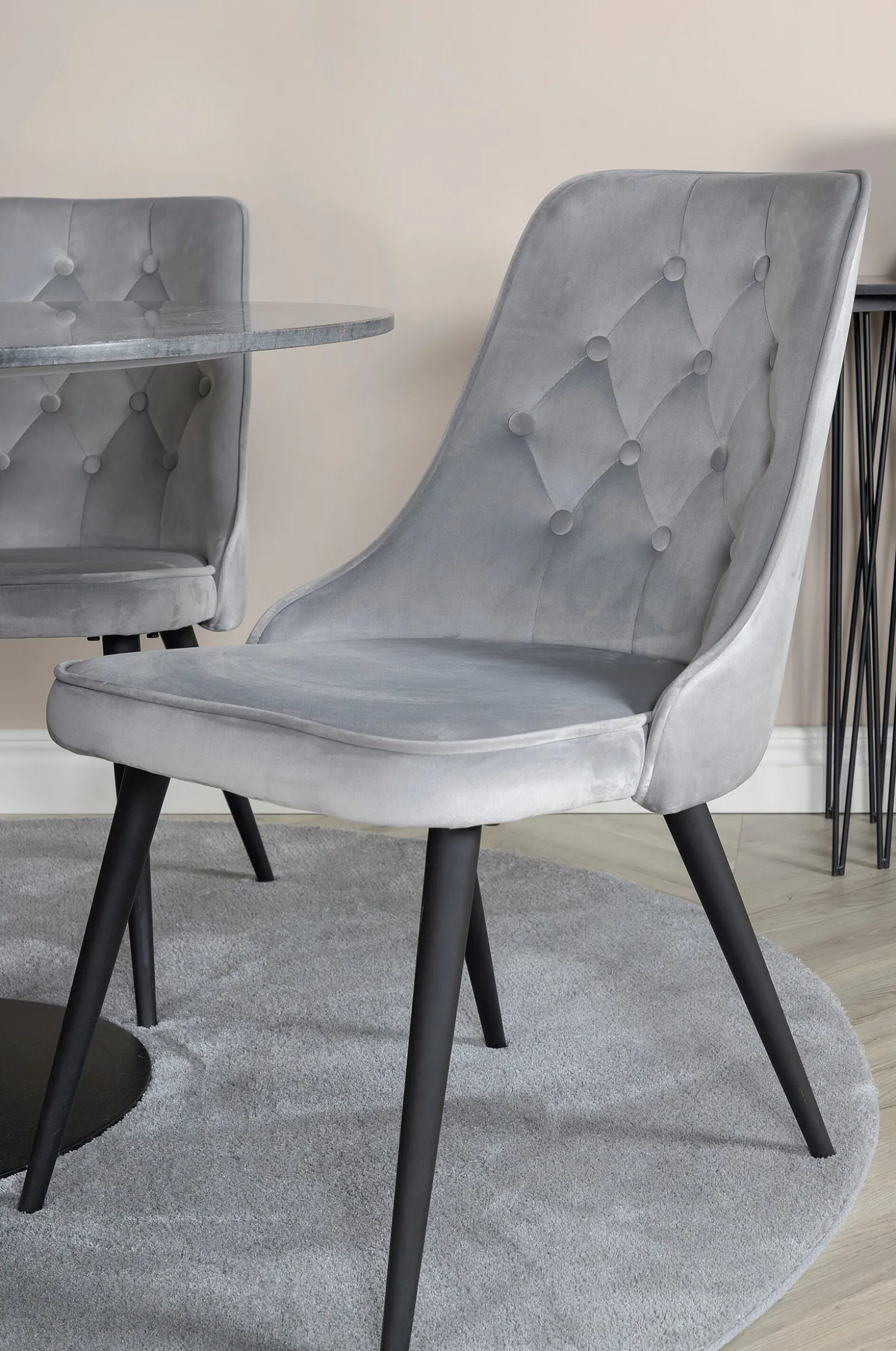 Ruokailuryhmä Estelle ja tuolit Velvet Deluxe, 4 kpl