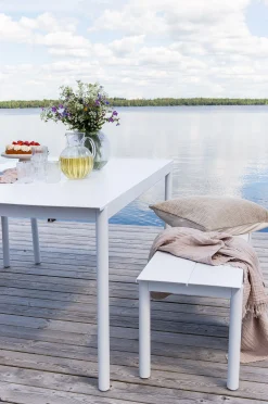Ruokapöytä Modena