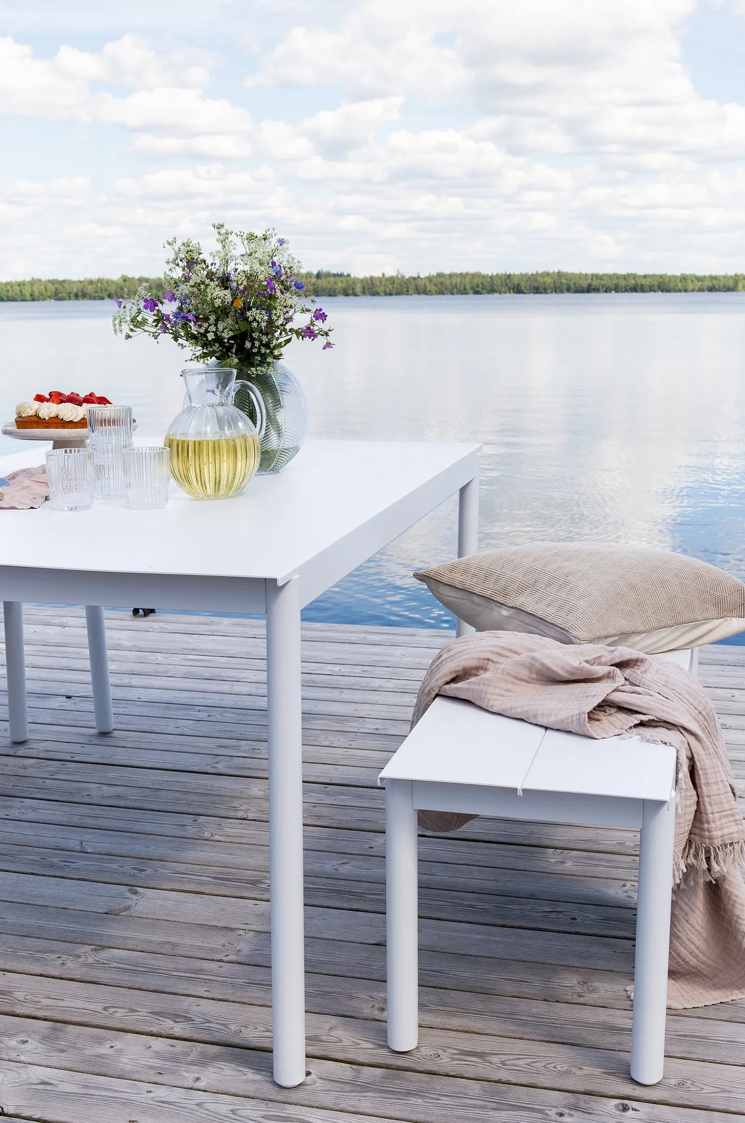 Ruokapöytä Modena