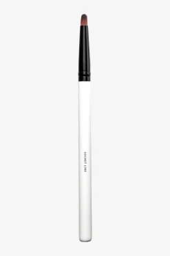 Socket Line Brush Lily Lolo