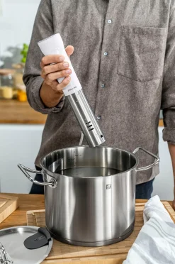 Sous vide -kypsennin Enfinigy 1 200 wattia