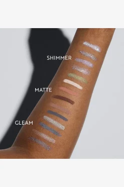 The Shimmer Eyeshadow Stick Longwear & Water-Resistant