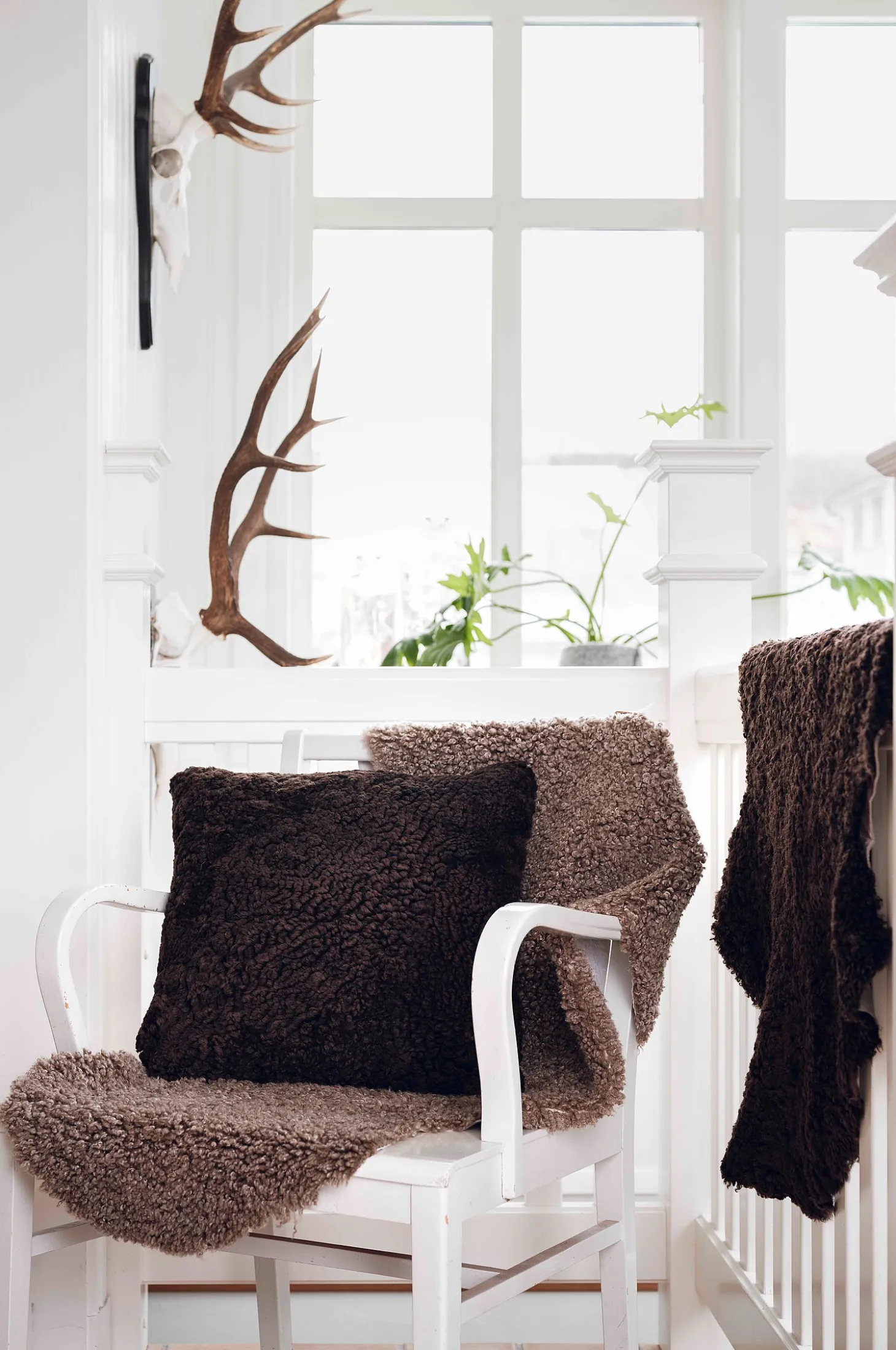 Tyynynpäällinen Curly lampaannahkaa