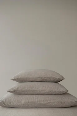Tyynynpäällinen Stripe No 1, 65x65 cm hamppu / puuvillaa