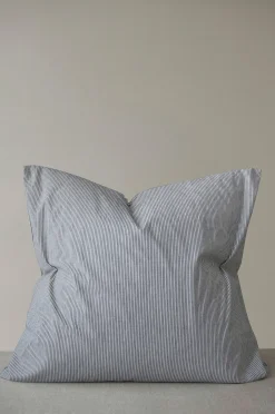 Tyynynpäällinen Stripe No.1 65x65 cm ohutta flanellia