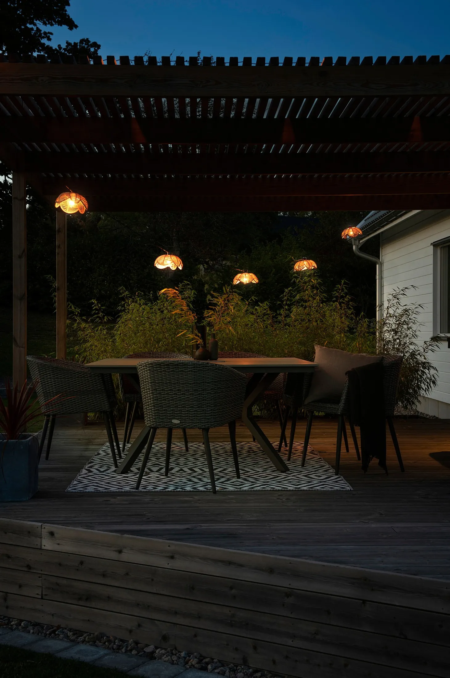 Valosarjan jatko-osa E27, 10 LED-lamppua
